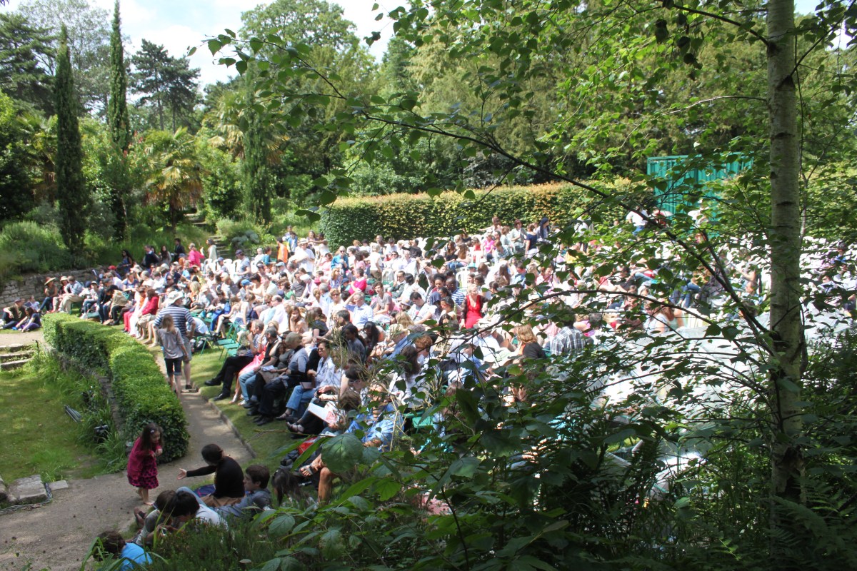 The Crowd at A Midsummer Night's Dream in Paris