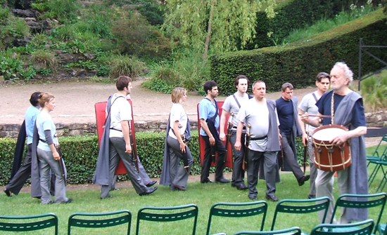 The army on the march - Julius Caesar in Paris